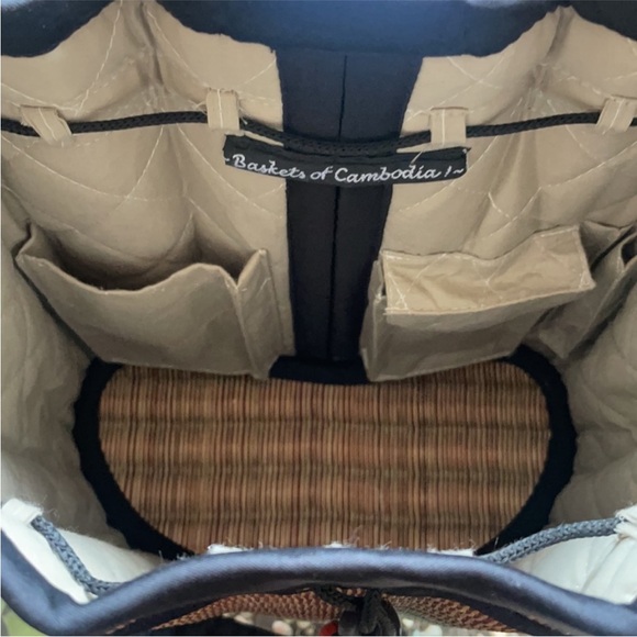 Baskets of Cambodia 2-Way Crossbody Shoulder Bucket Bag - Picture 4 of 4